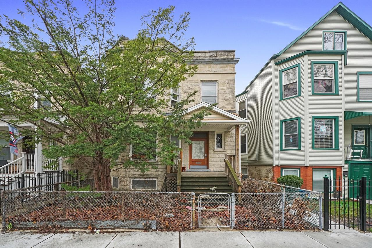 2624 N Monticello Ave., Chicago, IL 60647