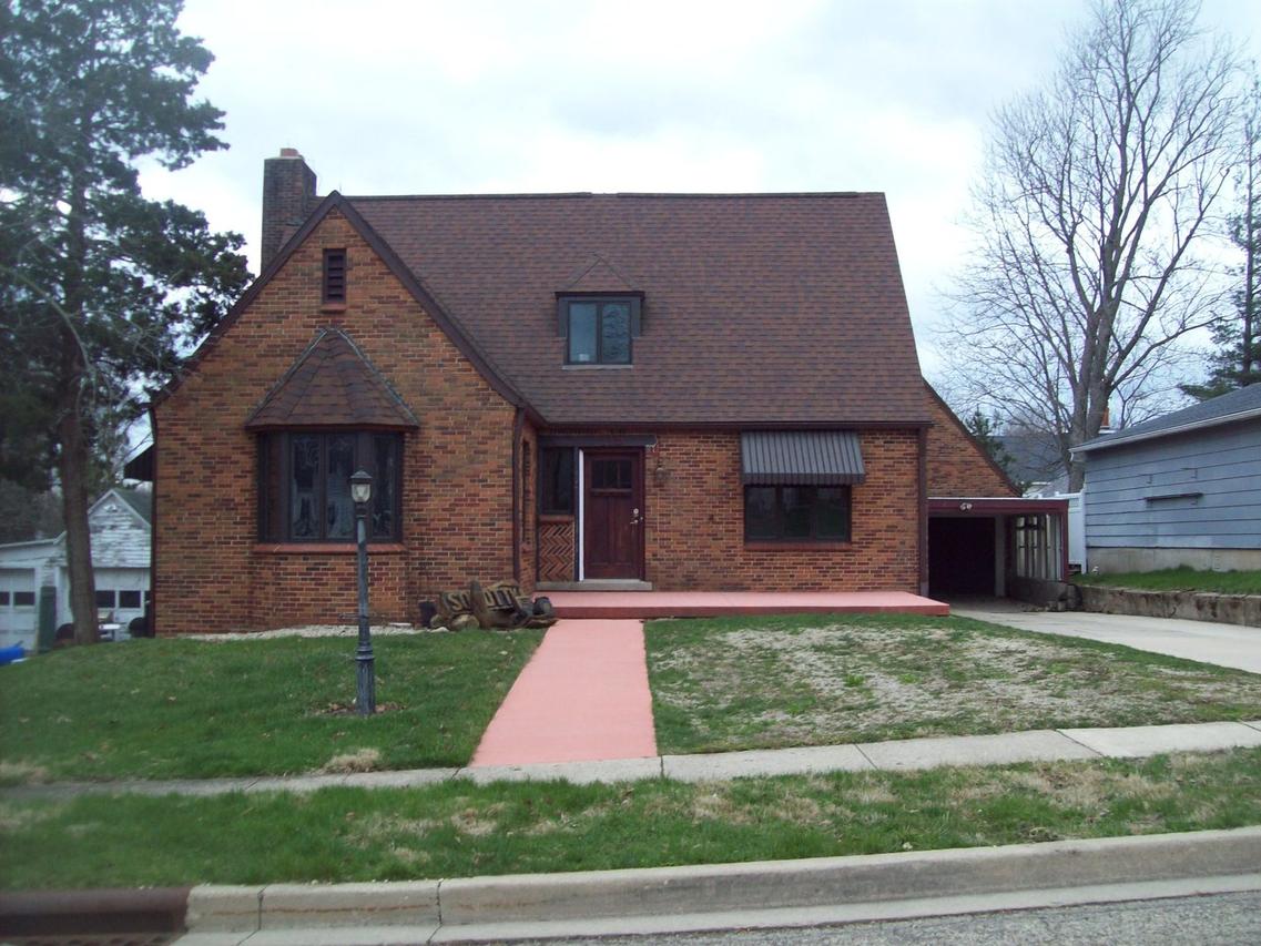 119 5th St., Walnut, IL 61376