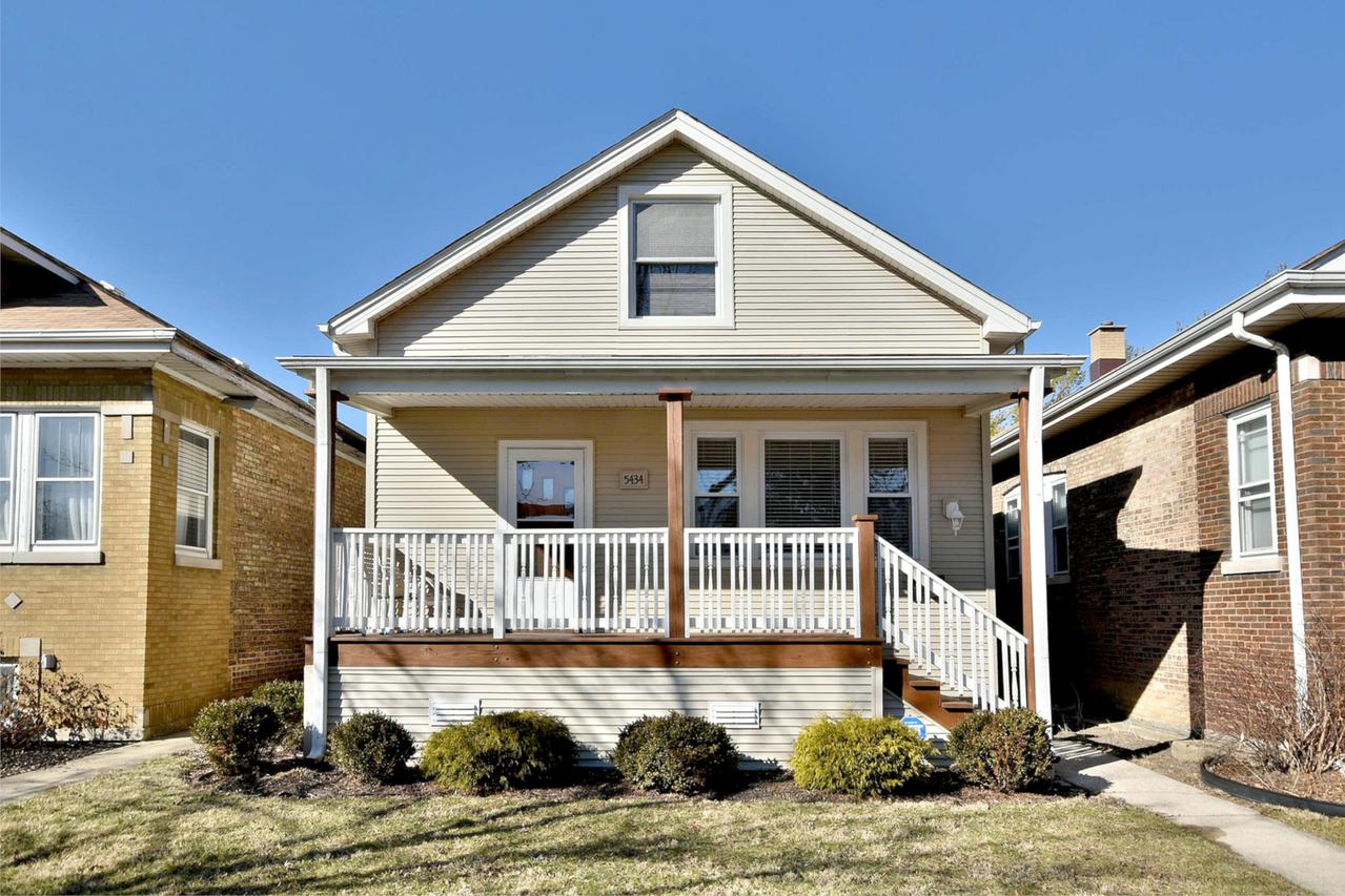 5434 W Waveland Ave., Chicago, IL 60641