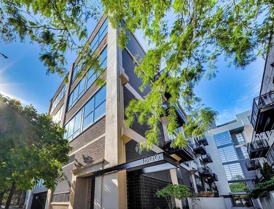 1800 W Grace St. #517T, Chicago, IL 60613