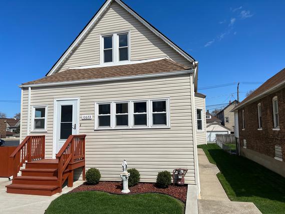 10653 S Ewing Ave., Chicago, IL 60617