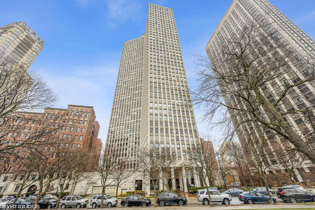2626 N Lakeview Ave. #1007, Chicago, IL 60614