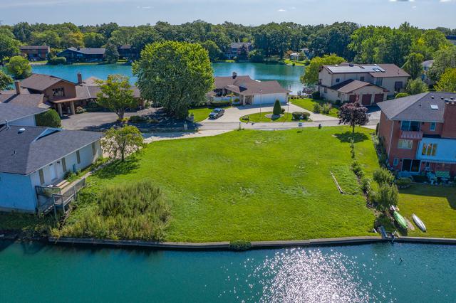 9693 Reding Cir., Des Plaines, IL 60016