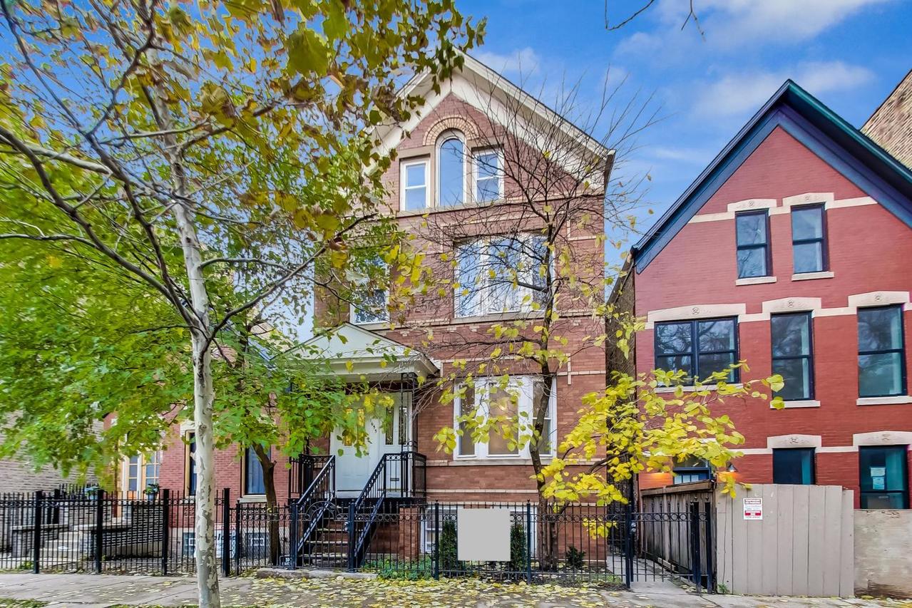 1655 N Claremont Ave., Chicago, IL 60647