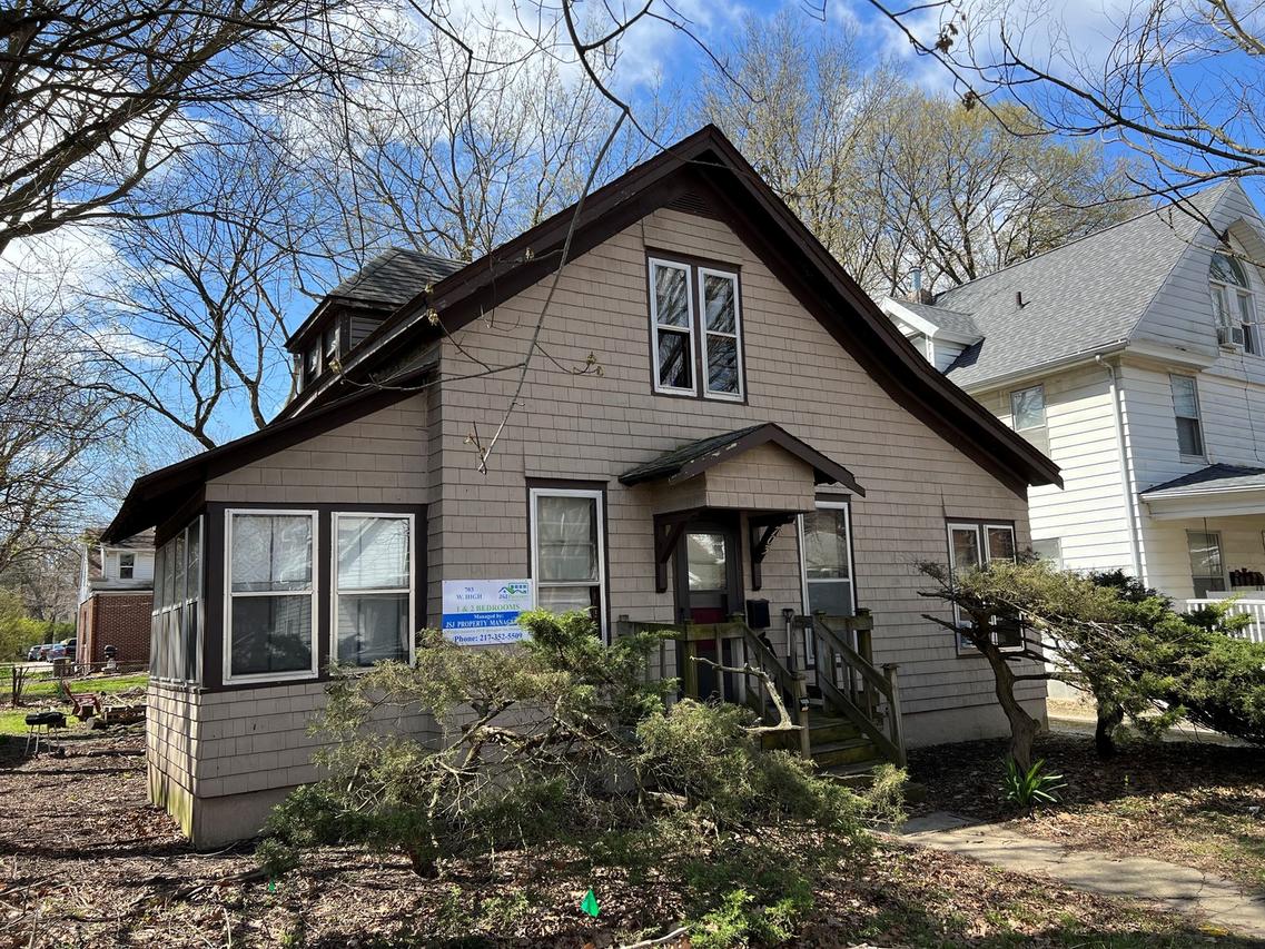 703 W High St., Urbana, IL 61801
