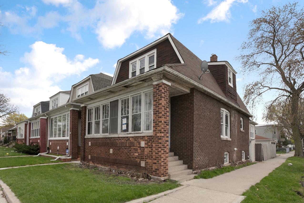 2001 E 93rd St., Chicago, IL 60617