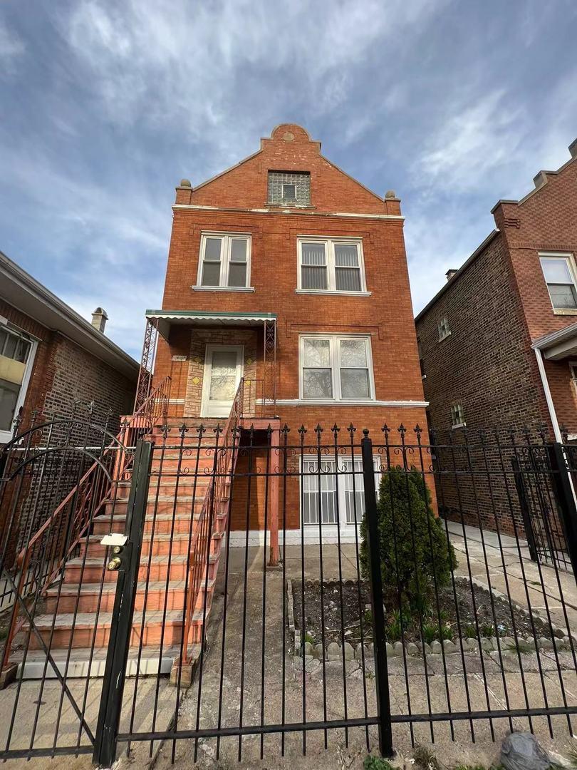 4049 S Albany Ave., Chicago, IL 60632