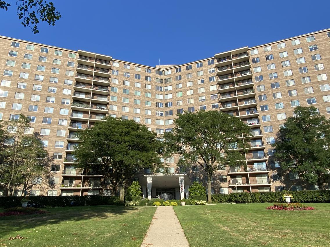 7141 N Kedzie Ave. #1403, Chicago, IL 60645