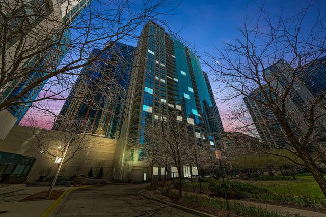 201 N Westshore Dr. #2106, Chicago, IL 60601