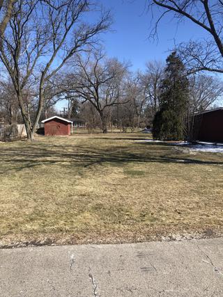 915 Madison Ave., La Grange, IL 60525