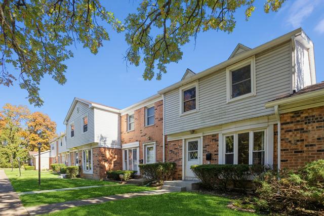 1077 Bristol Ct., Streamwood, IL 60107