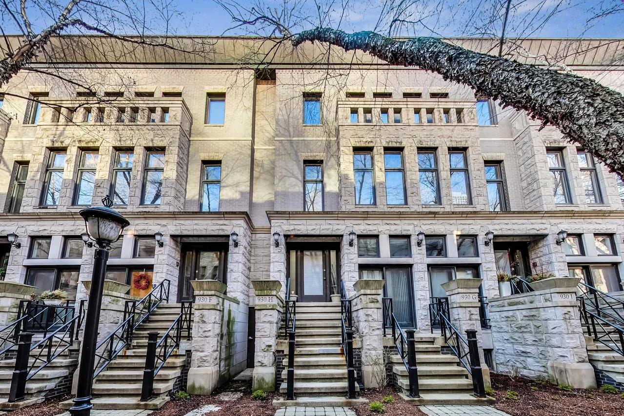 930 N Clark St. #H, Chicago, IL 60610