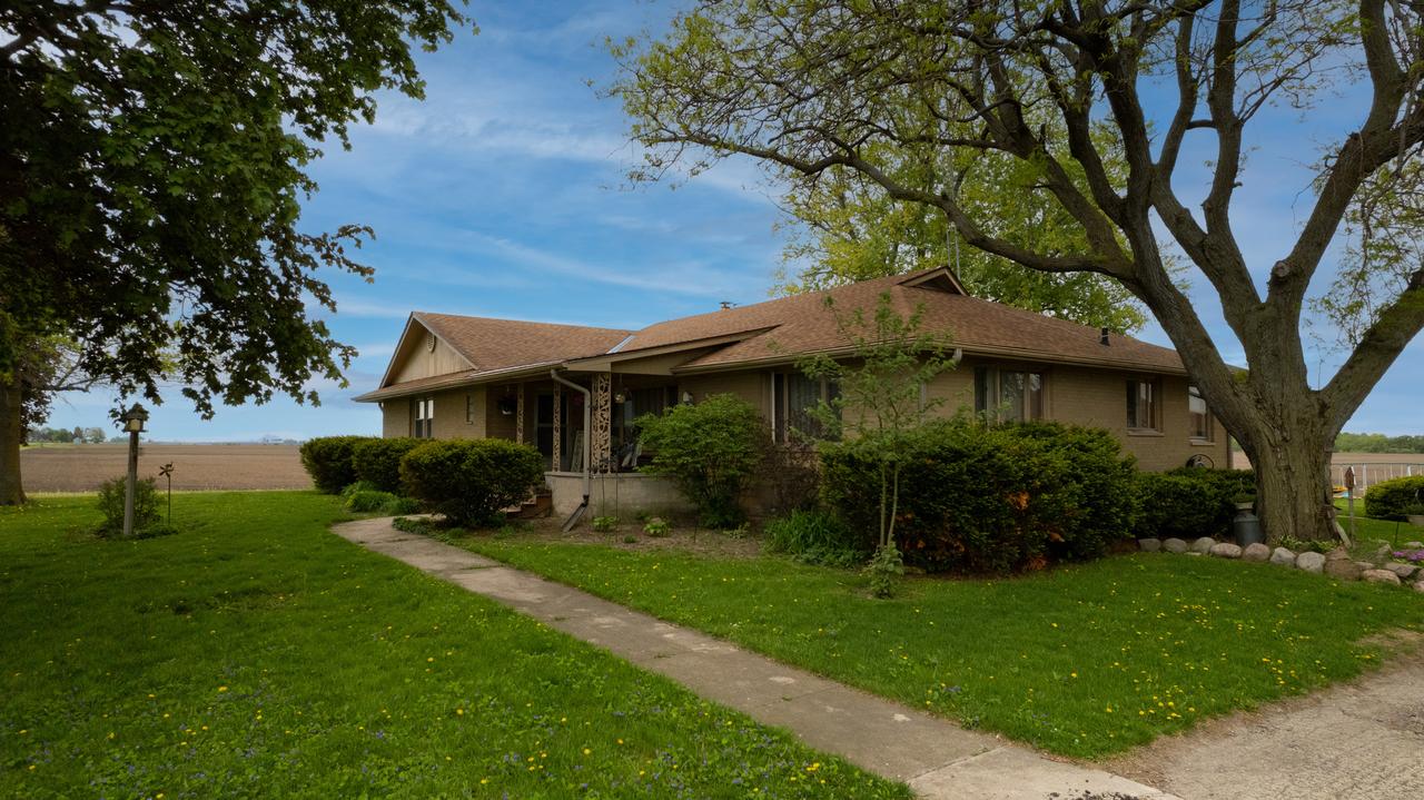 2260 S Chamberlain Rd., Esmond, IL 60129