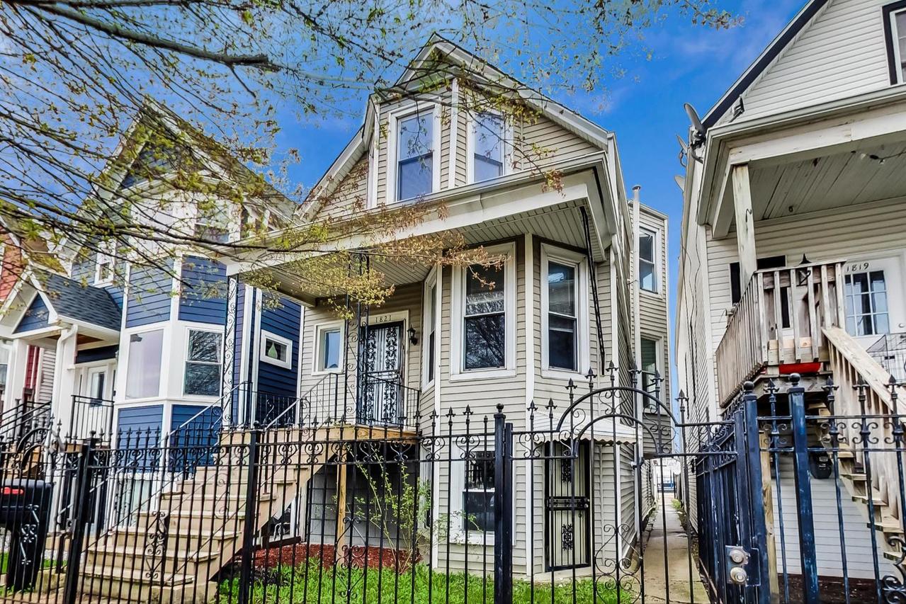 1821 N Lawndale Ave., Chicago, IL 60647