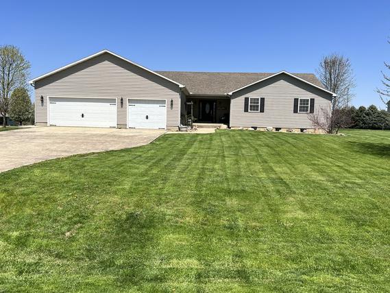 9800 Northridge Cir., Clinton, IL 61727