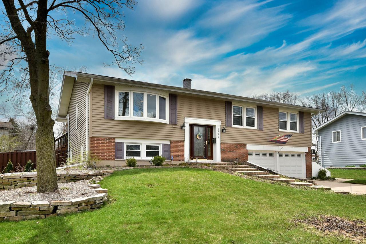 1777 Glen Lake Rd., Hoffman Estates, IL 60169