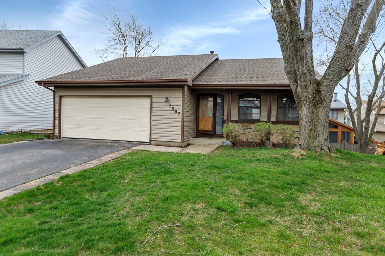 1587 Brookside Dr., Hoffman Estates, IL 60169
