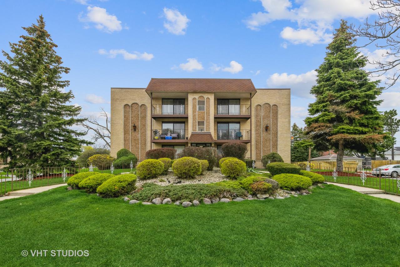 4702 N Austin Ave. #204, Chicago, IL 60630