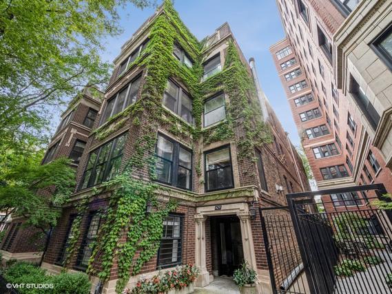 429 W Briar Pl. #GW, Chicago, IL 60657