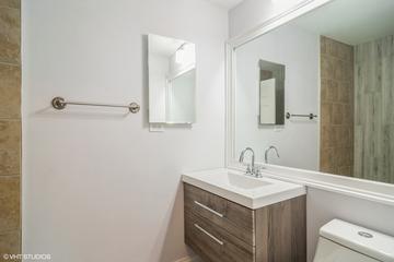 245 S Park Ln. #310, Palatine, IL 60074