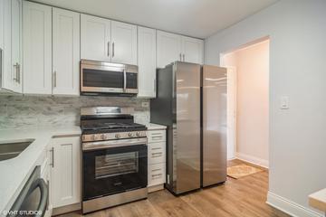 245 S Park Ln. #310, Palatine, IL 60074