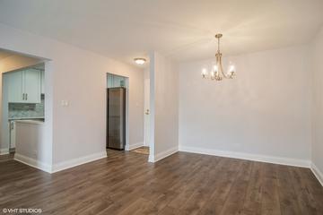 245 S Park Ln. #310, Palatine, IL 60074