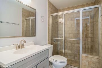 245 S Park Ln. #310, Palatine, IL 60074
