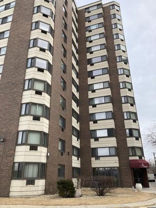 7337 S South Shore Dr. #1221, Chicago, IL 60649