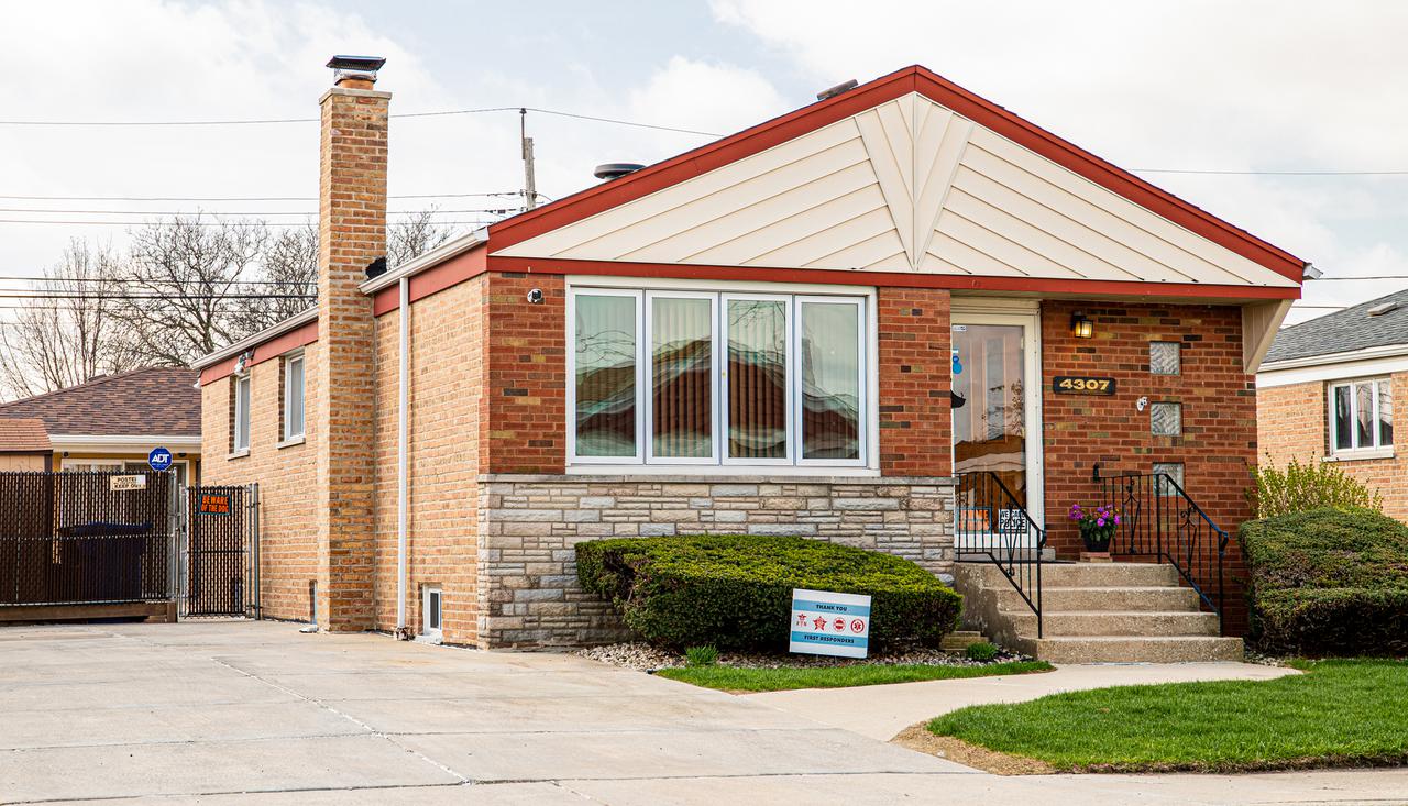 4307 W 82nd Pl., Chicago, IL 60652