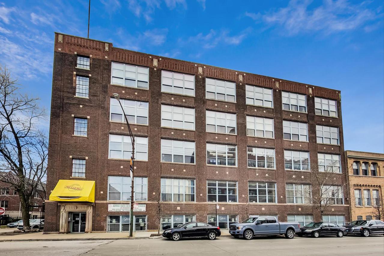 1733 W Irving Park Rd. #410, Chicago, IL 60613