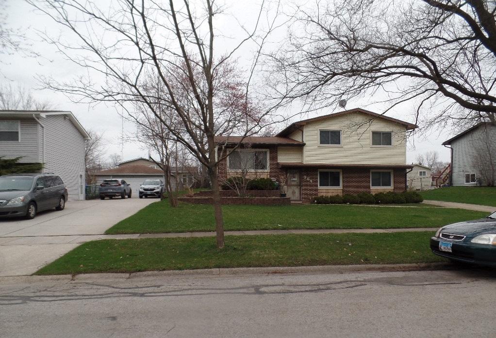 354 Ruth Cir., Bolingbrook, IL 60440