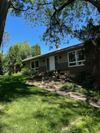 24637 N White Pine Dr., Lake Barrington, IL 60010