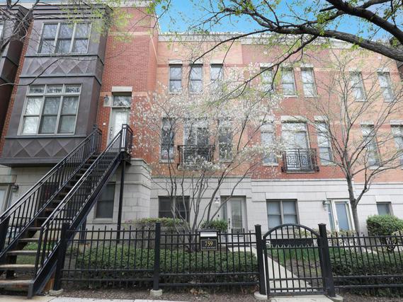 759 W 15th St., Chicago, IL 60607