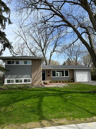 1344 Bayberry Ln., Deerfield, IL 60015
