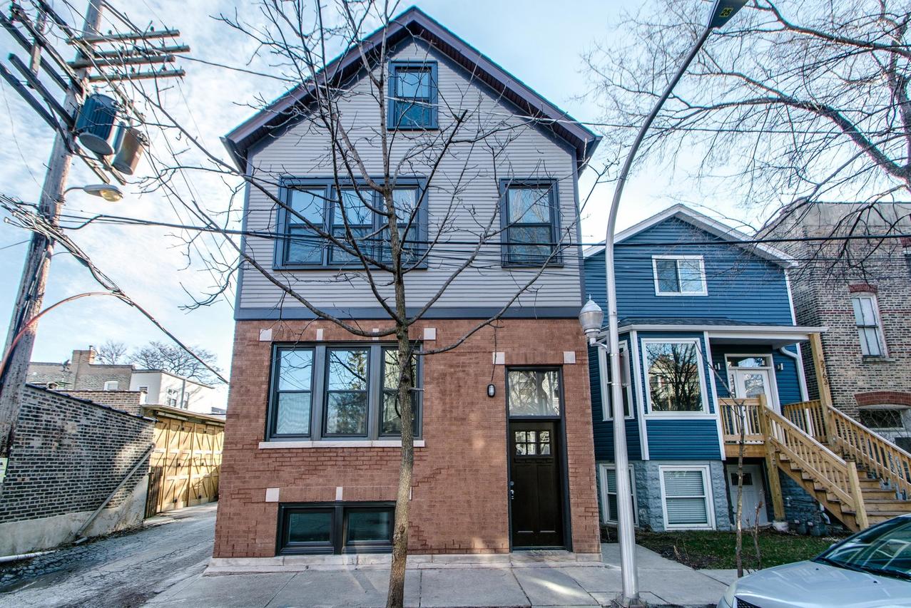 2761 W Saint Mary St., Chicago, IL 60647