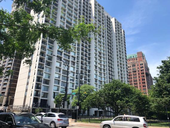 3200 N Lake Shore Dr. #1904, Chicago, IL 60657
