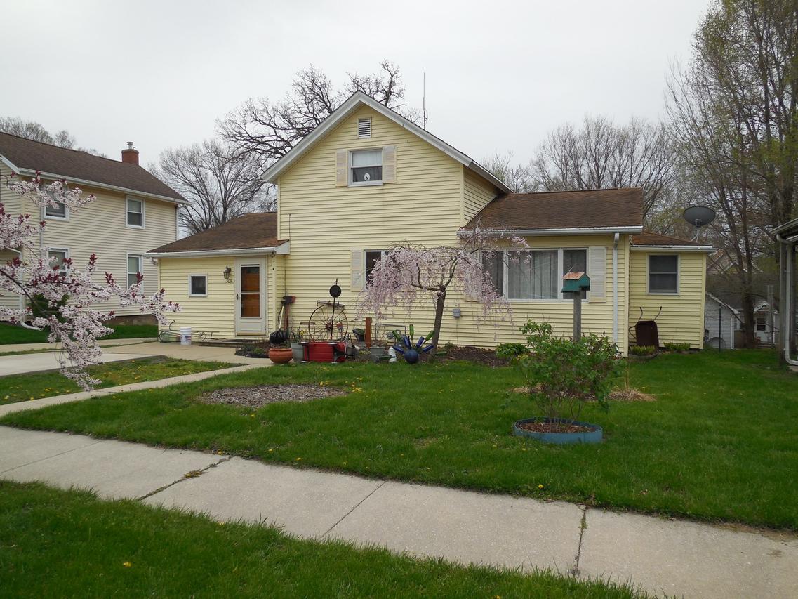 309 E Church St., Utica, IL 61373