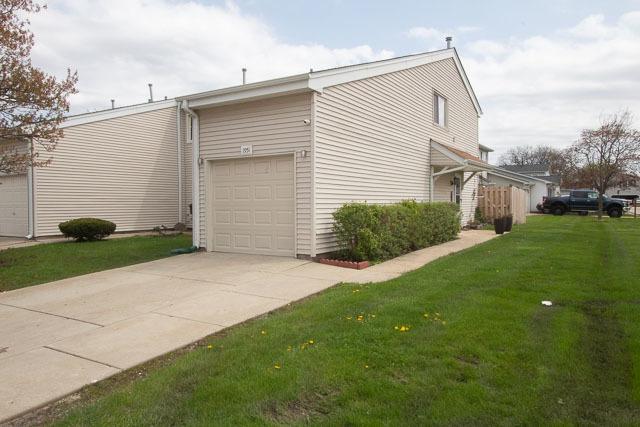 1951 Wildwood Cir., Glendale Heights, IL 60139