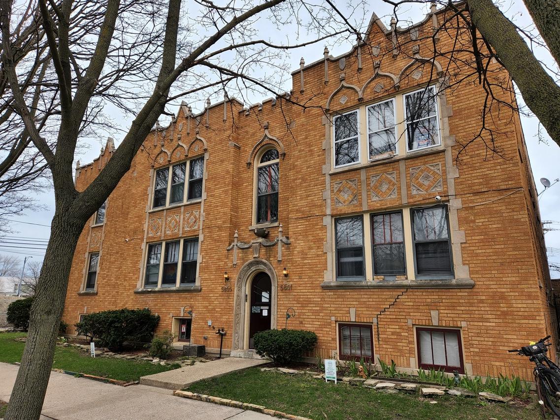 5801 N Richmond St., Chicago, IL 60659