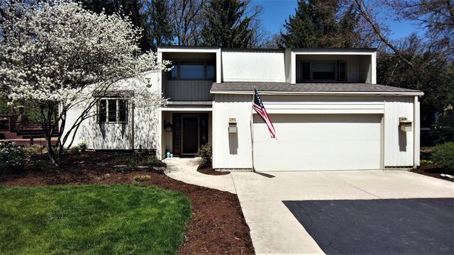 42W282 Hidden Springs Dr., St. Charles, IL 60175