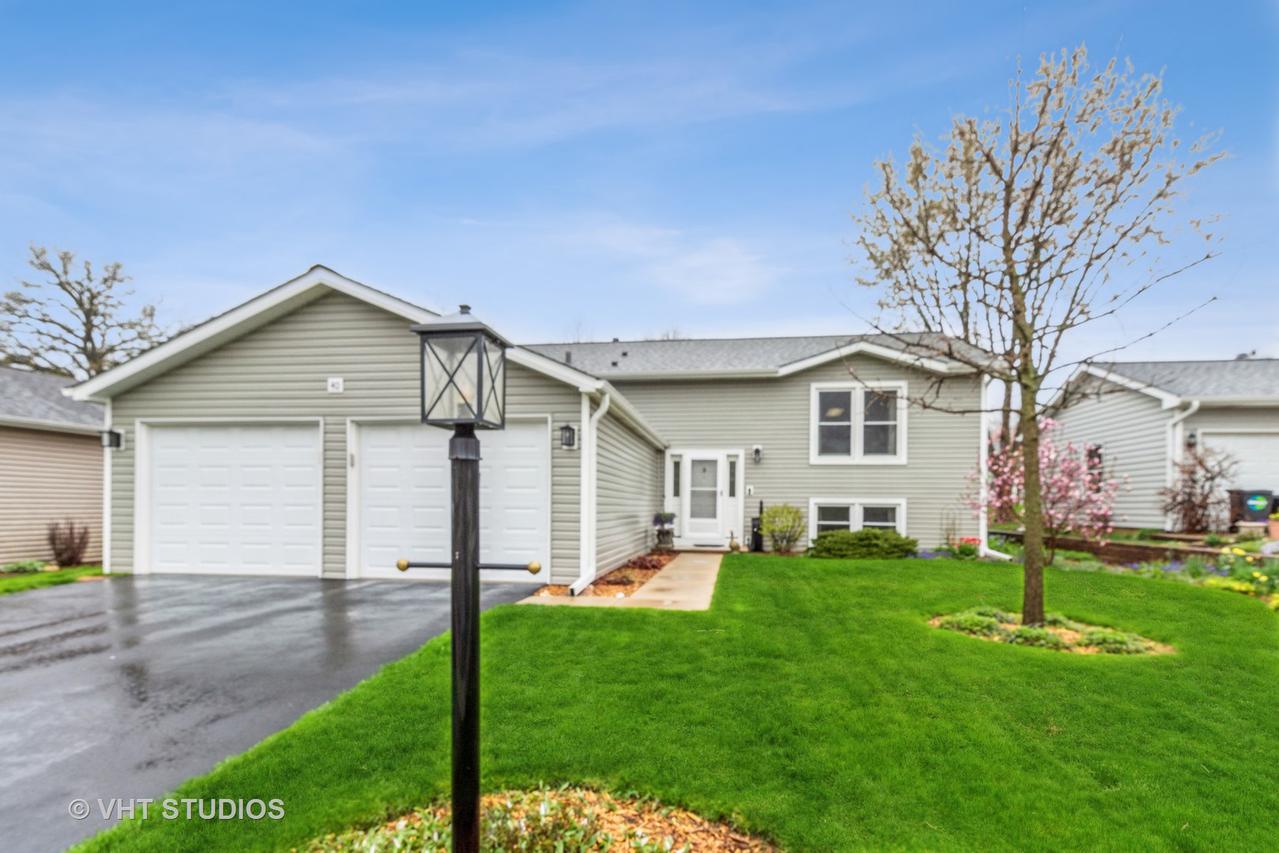 40 Evergreen Dr., Streamwood, IL 60107