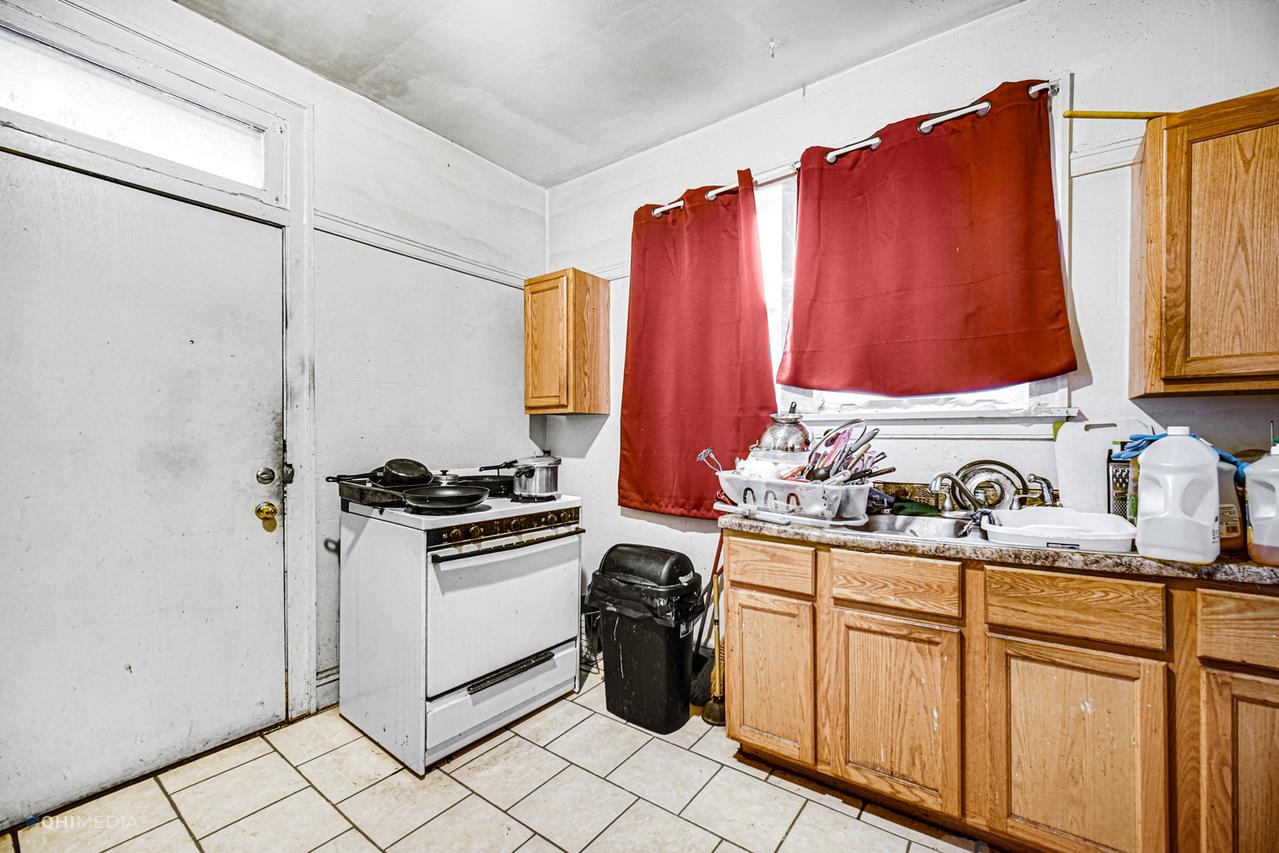 8240 S Green St., Chicago, IL 60620