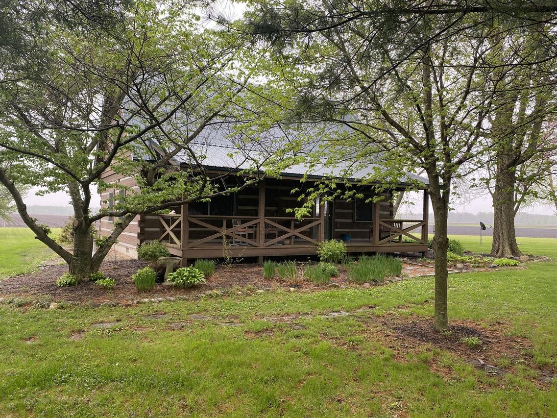 1274 CR 2400e, St. Joseph, IL 61873
