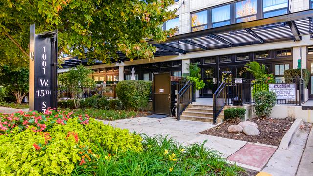 1001 W 15th St. #411, Chicago, IL 60608