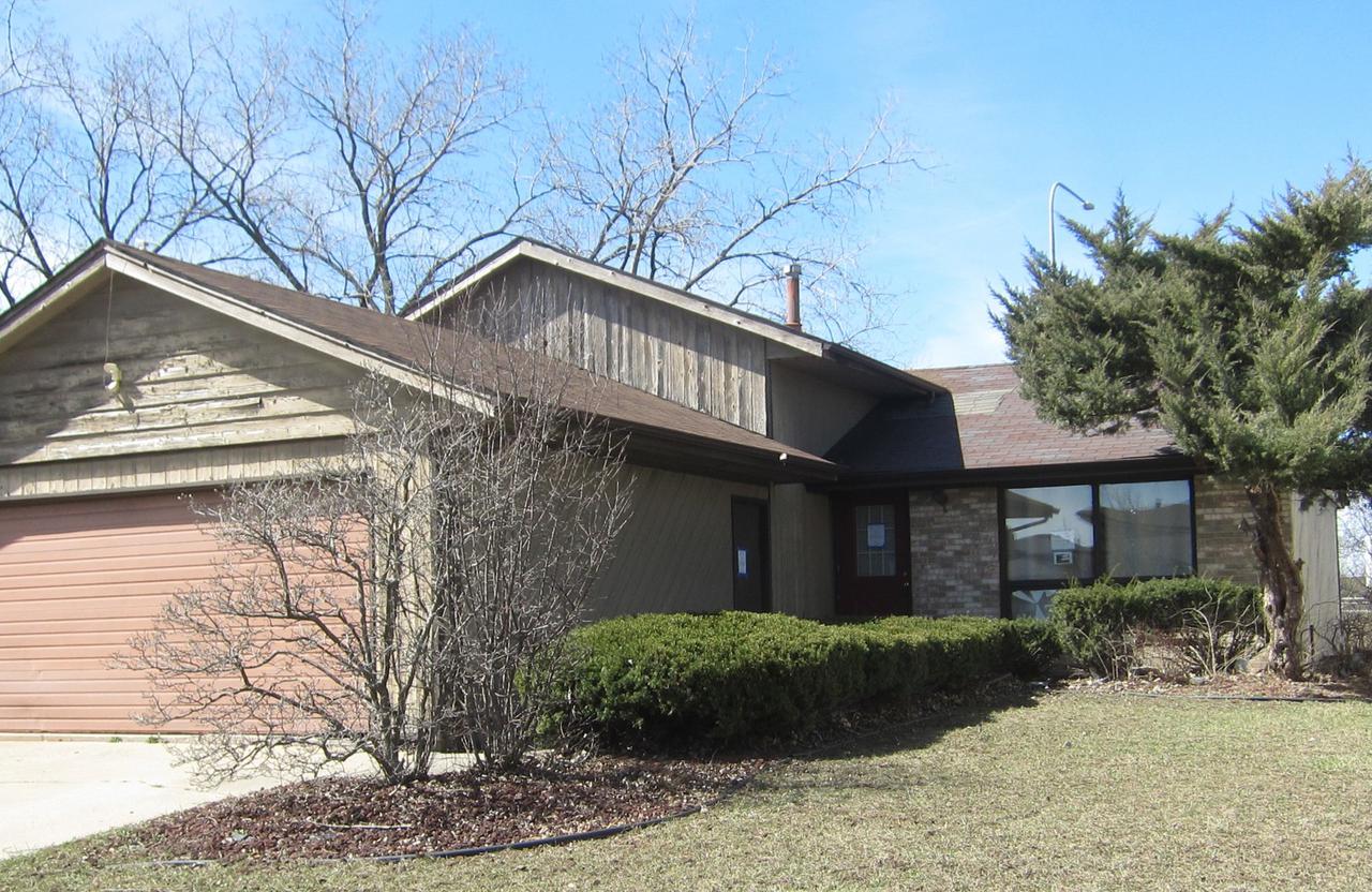 4140 Indian Hill Dr., Country Club Hills, IL 60478