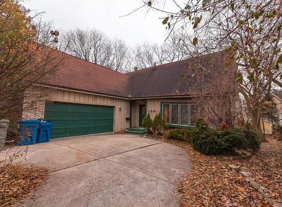 153 Juliet Ct., Clarendon Hills, IL 60514