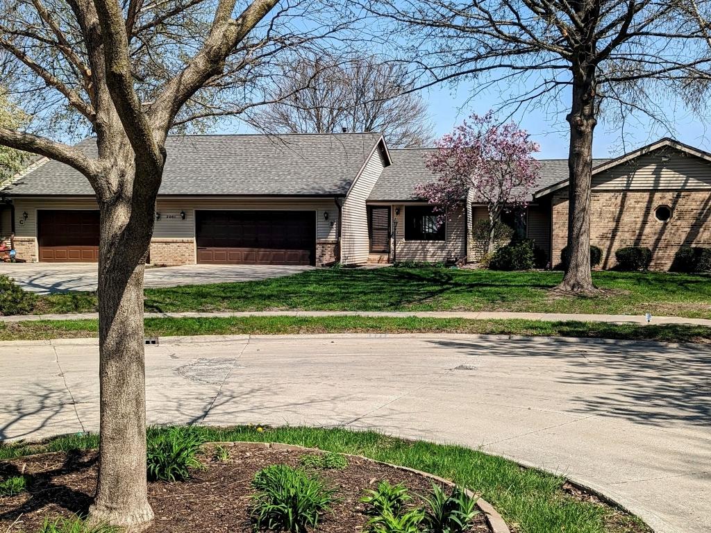 2001 Eagle Ridge Ct. #B, Urbana, IL 61802