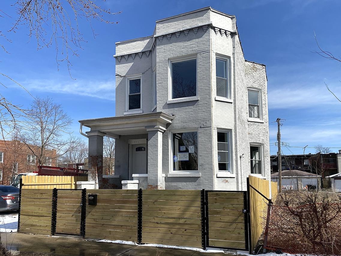 953 N Monticello Ave., Chicago, IL 60651