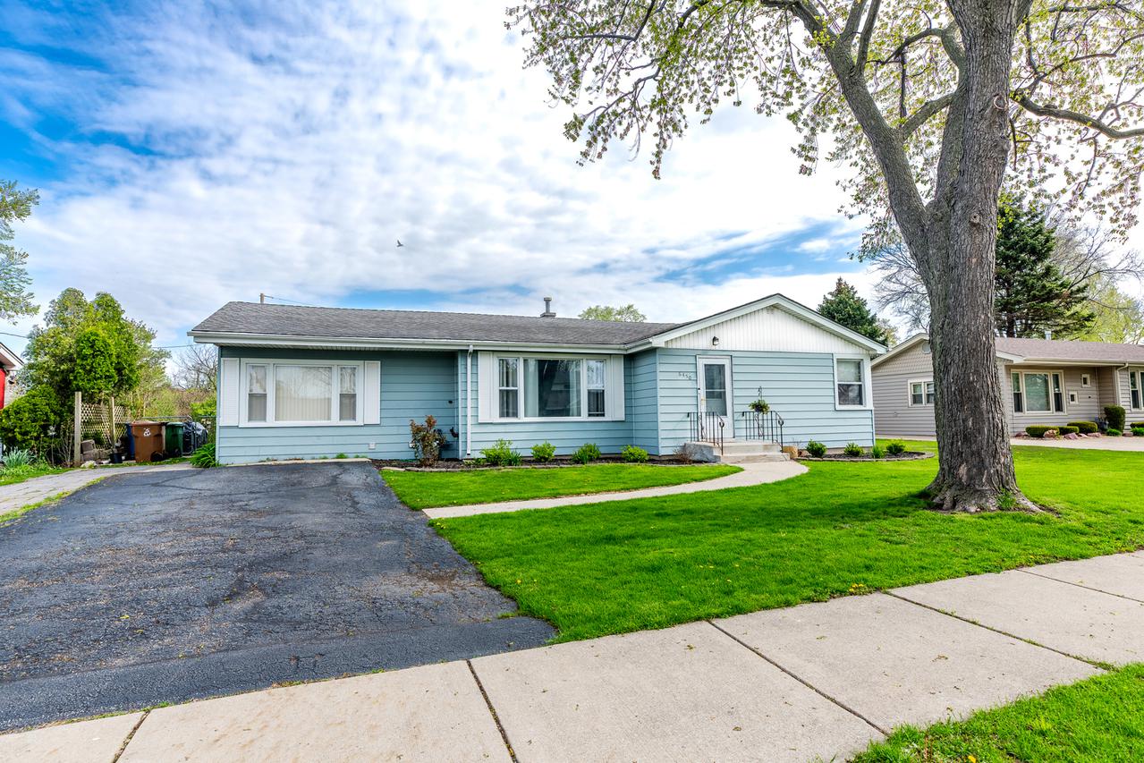 6450 W 93rd Pl., Oak Lawn, IL 60453