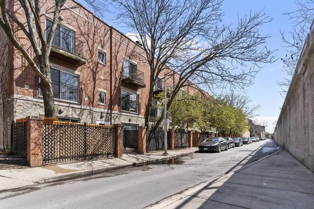2524 W Bloomingdale Ave. #A, Chicago, IL 60647